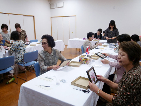 「押し花教室」を開催しました